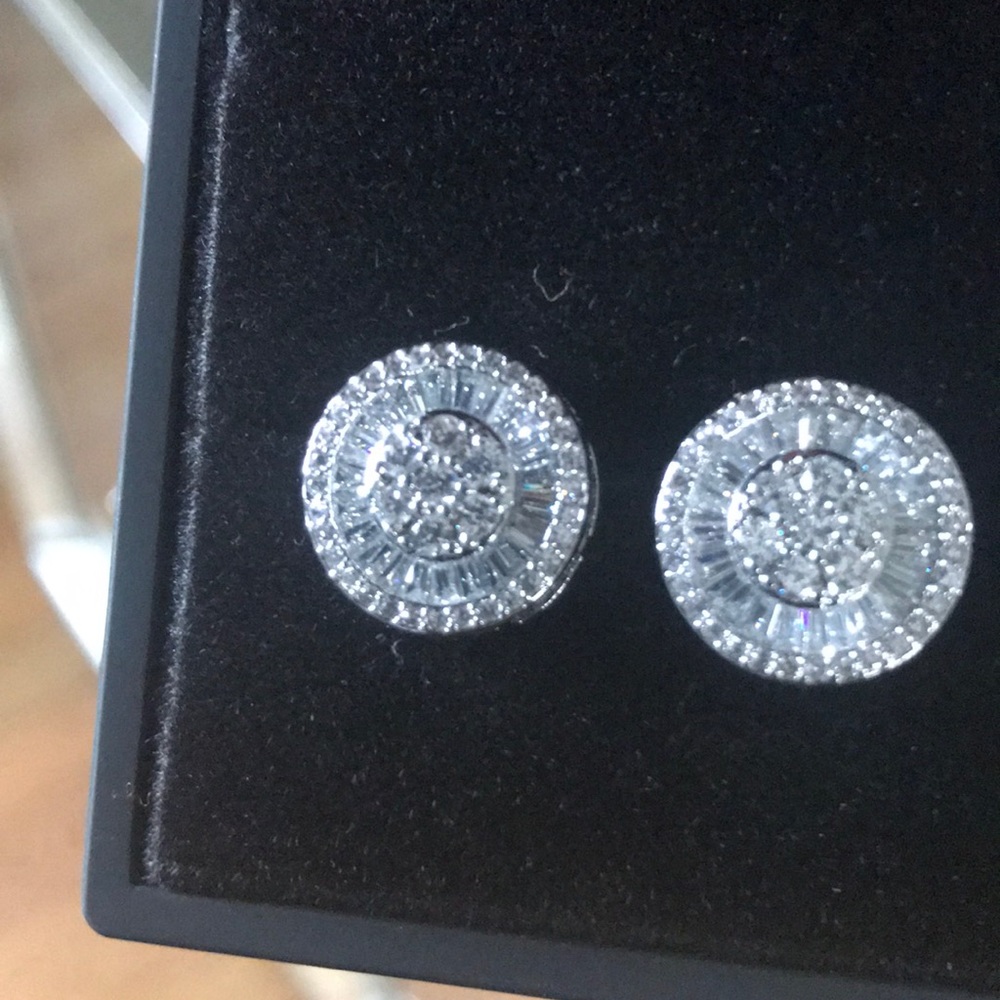 Luxe Starburst Diamond Stud Earrings - Picture 5 of 7